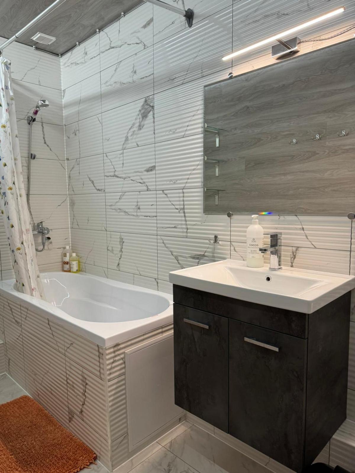 Luxury Apartament In تشيسيناو المظهر الخارجي الصورة
